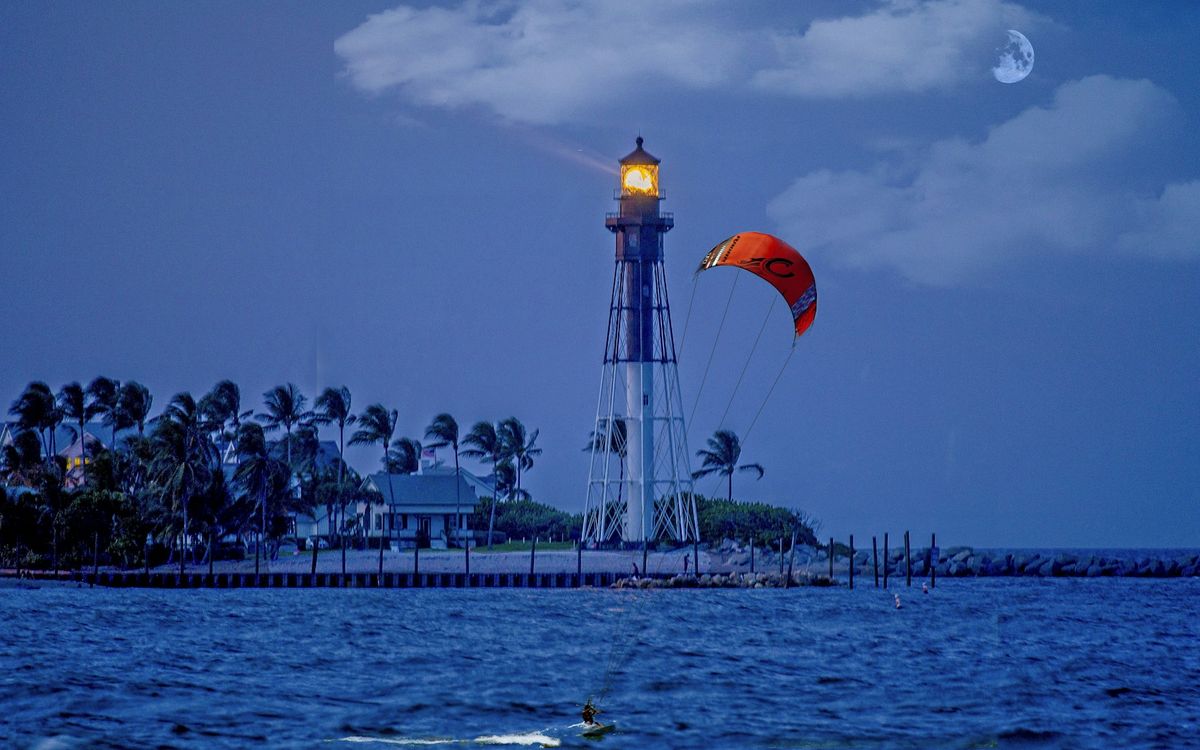 The Hillsboro Inlet lighthouse seen from the water