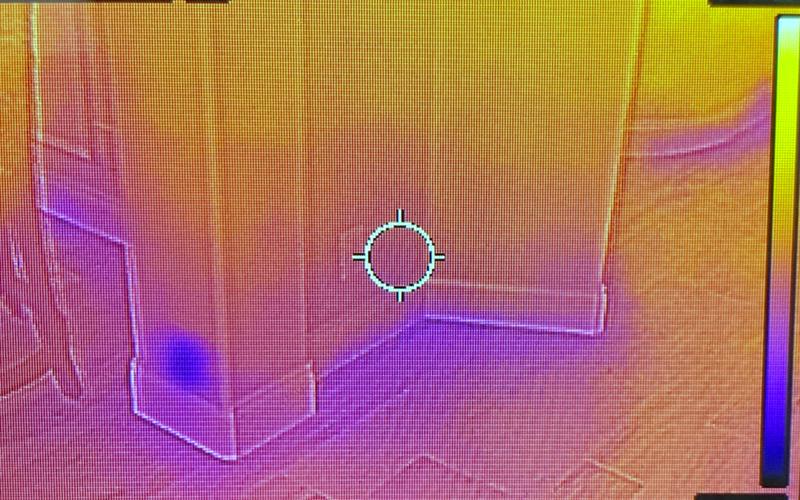 Infrared thermal image of a wall and floor junction